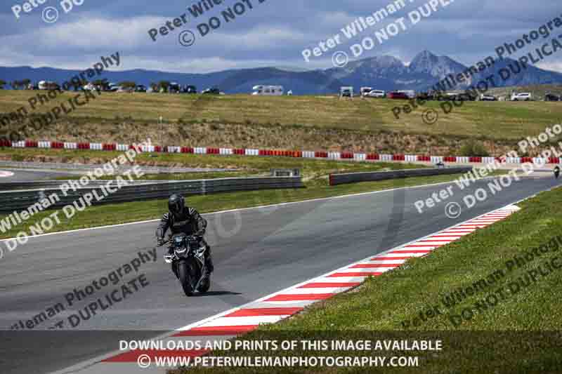 cadwell no limits trackday;cadwell park;cadwell park photographs;cadwell trackday photographs;enduro digital images;event digital images;eventdigitalimages;navarra;no limits trackdays;peter wileman photography;racing digital images;trackday digital images;trackday photos